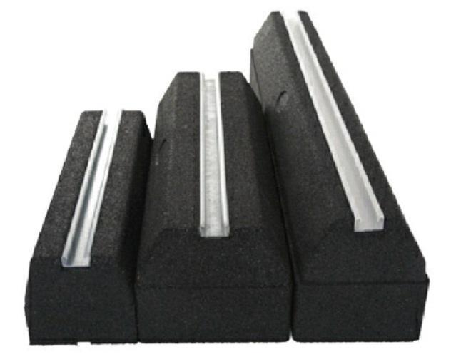Wspornik podłogowy 600x180x95 mm, nośność 450 kg na stopę, czarna guma, zawiera 2 zestawy mocujące