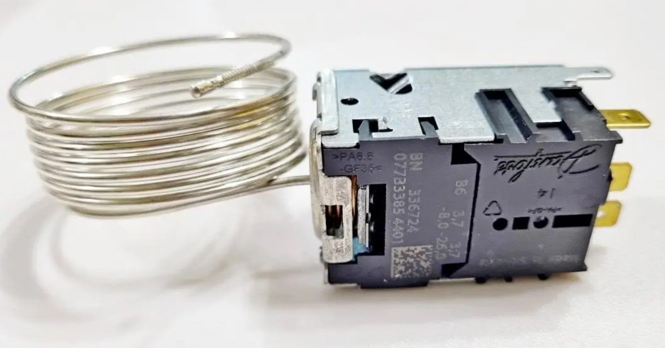 Thermostaat Danfoss 077B3385 voor GORENJE koelkast, L 1300 mm, 6,3 mm AMP