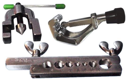 Flensapparaat 3/16-1/4-5/8" + pijpsnijder 1/8-1.1/8"