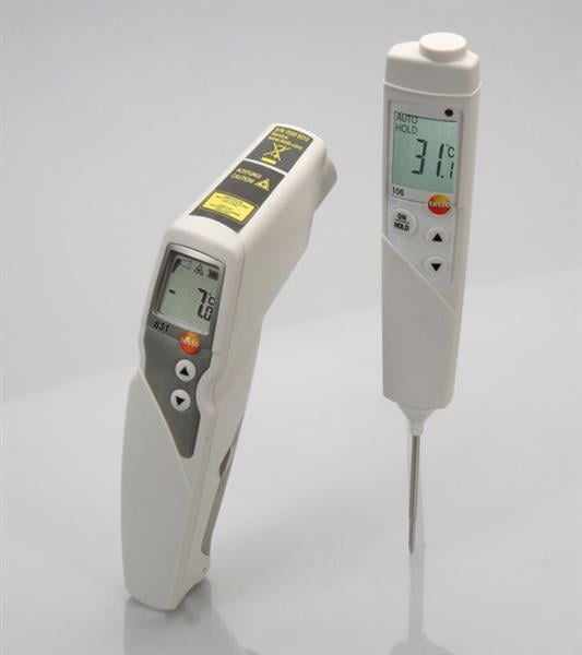 Ajustar el termómetro de infrarrojos testo 831 y el testo 106