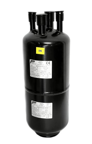Separatore di liquidi con scambiatore di calore Frigomec da 4,6 l, connessioni: 22 mm x 16 mm