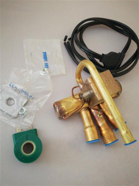 Reversing valve Ranco V2-150, 3/8 "x 5/8", without spool